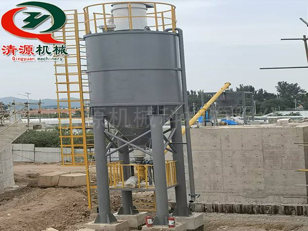 湖北黃岡客戶石灰料倉(cāng)安裝